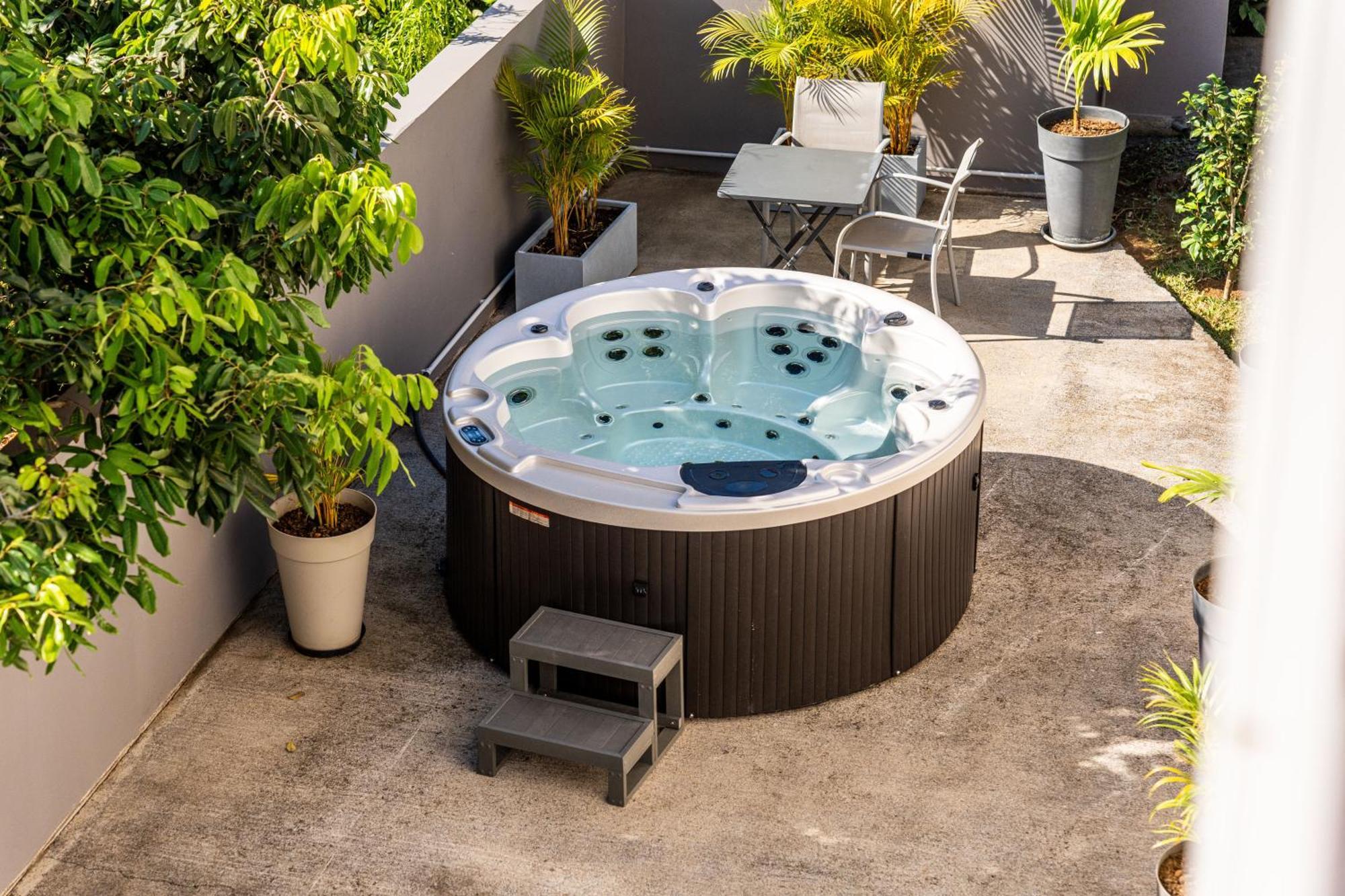 Villa Et Grand Jacuzzi Six Personnes, En Pleine Nature Saint-Joseph Exterior foto